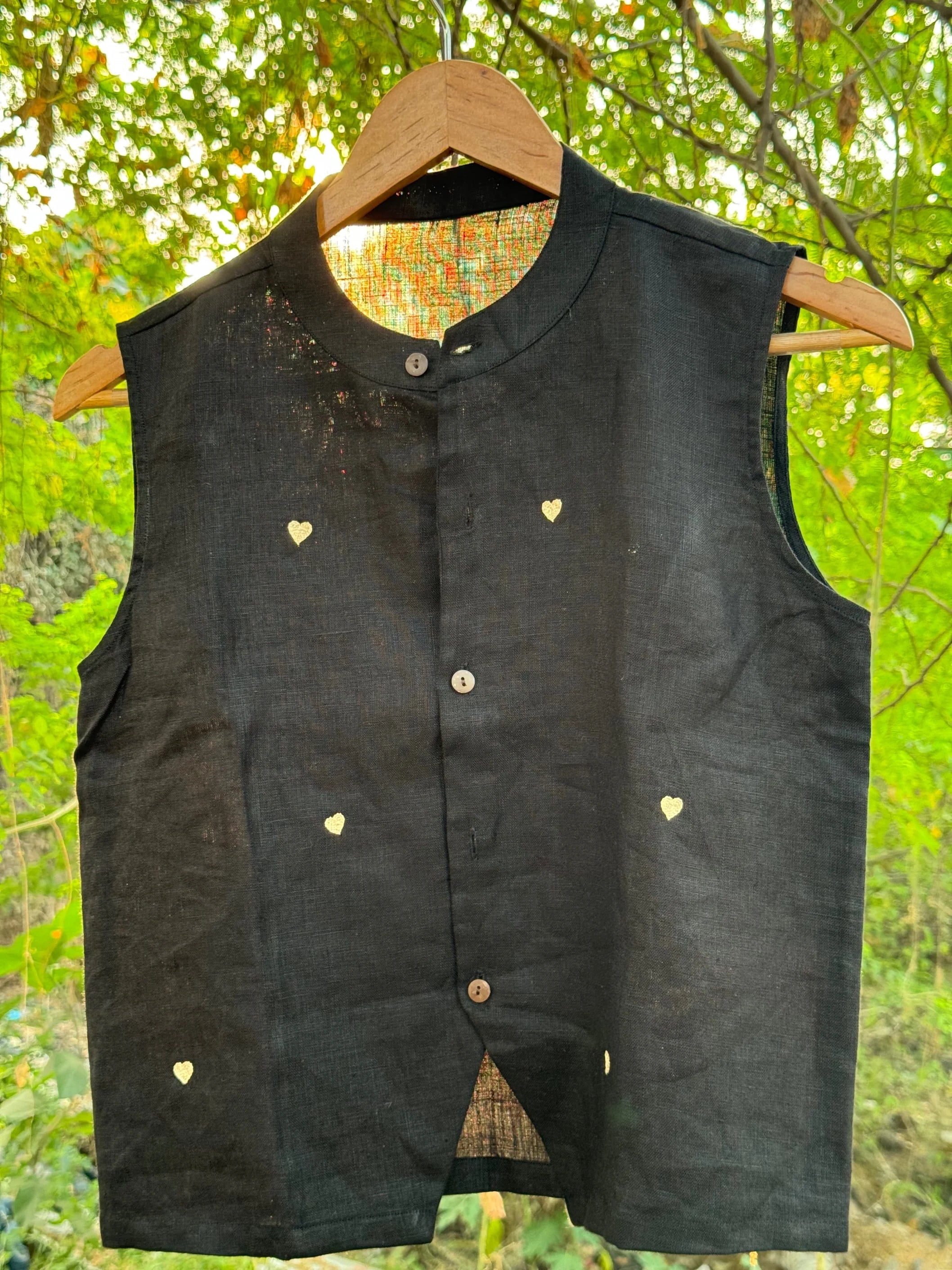 Say No to Sleeves - Black hearts top