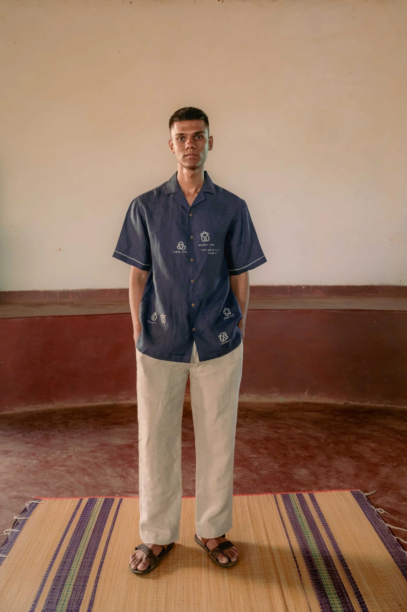 The Knot Theory shirt in blue linen