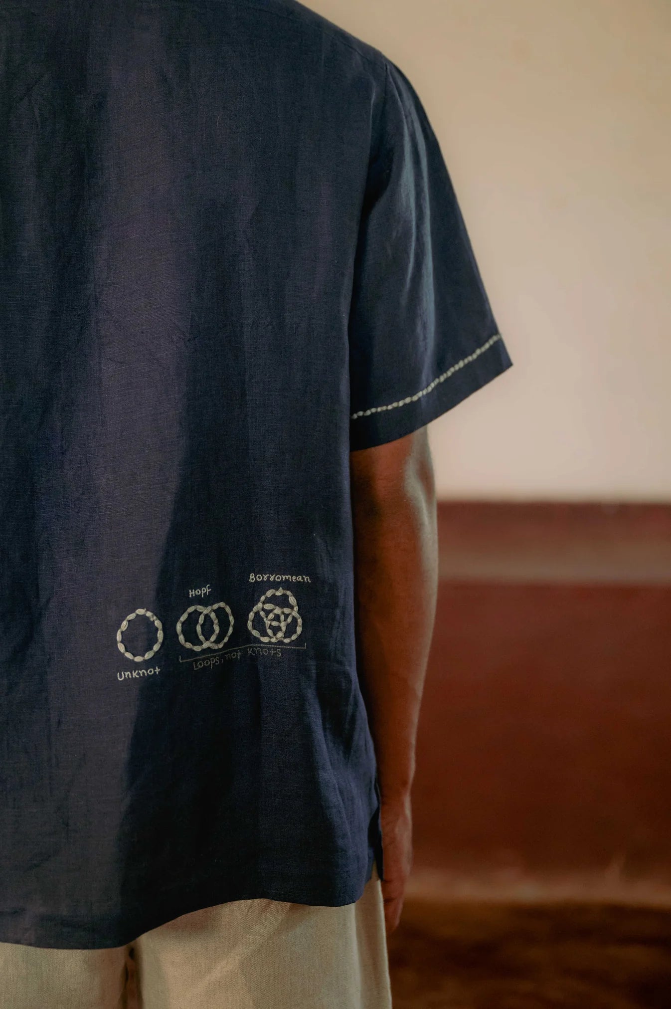 The Knot Theory shirt in blue linen