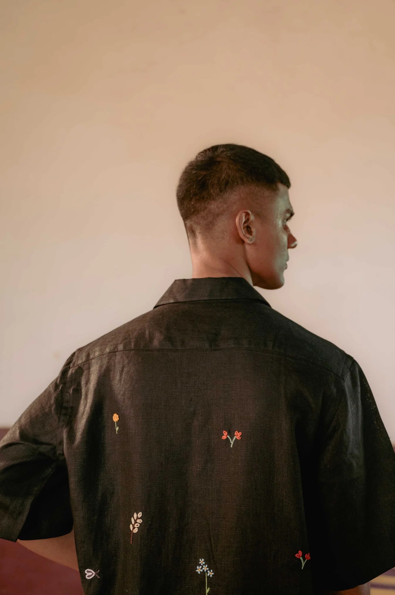 Wild sprigs black linen shirt